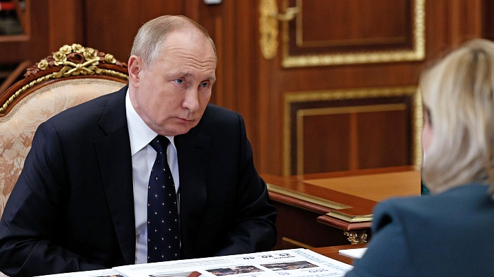 Путин обсудил с Любимовой ситуацию с прокатом иностранных фильмов