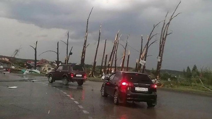 После смерча в Кушве на Урале привлекли регулировщиков
