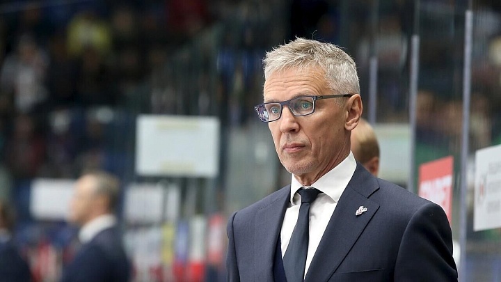 Ларионов попросил побыстрее начать пресс-конференцию из-за матча "Реала"