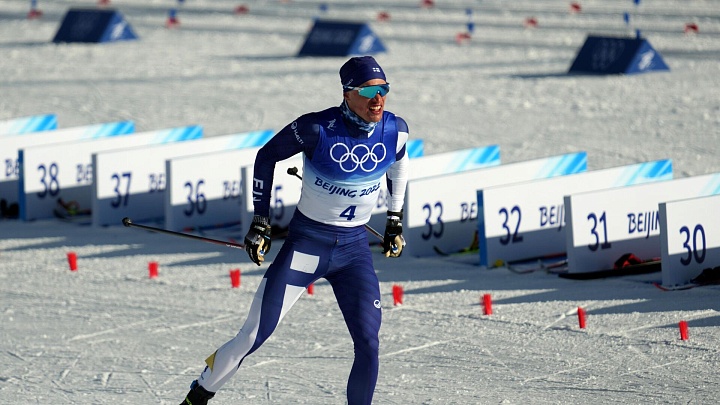 Трехкратный чемпион Олимпиады из Финляндии сошел с гонки на 50 километров