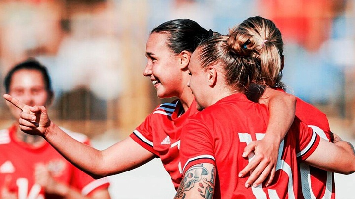 Женская сборная России по футболу вернулась из ОАЭ после отмененного матча