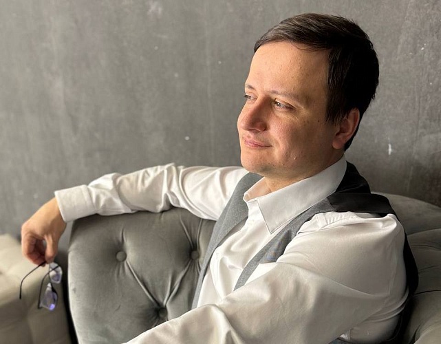 Гипнотерапевт Алексей Дешевых: когда стоит выбрать гипнотерапию?